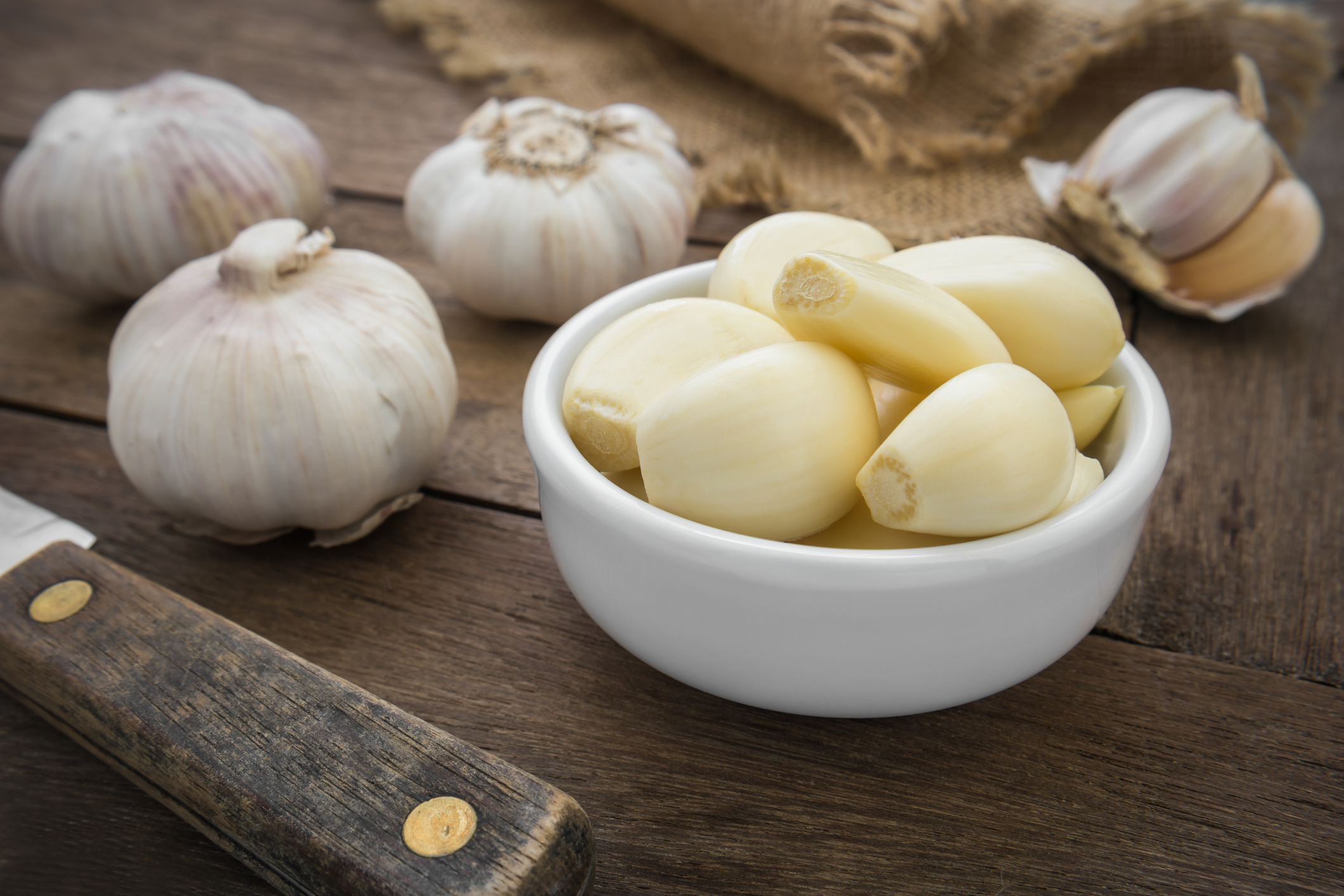Come conservare aglio e cipolla per farli durare a lungo