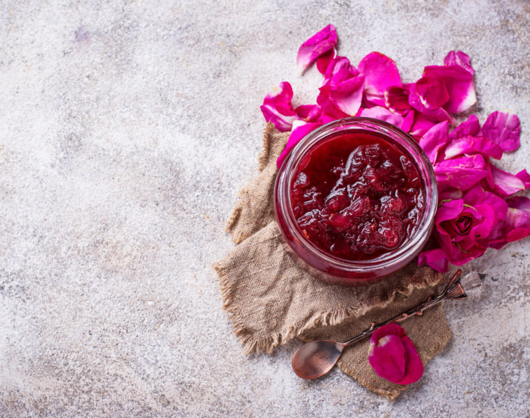 petali di rosa in cucina come usarli